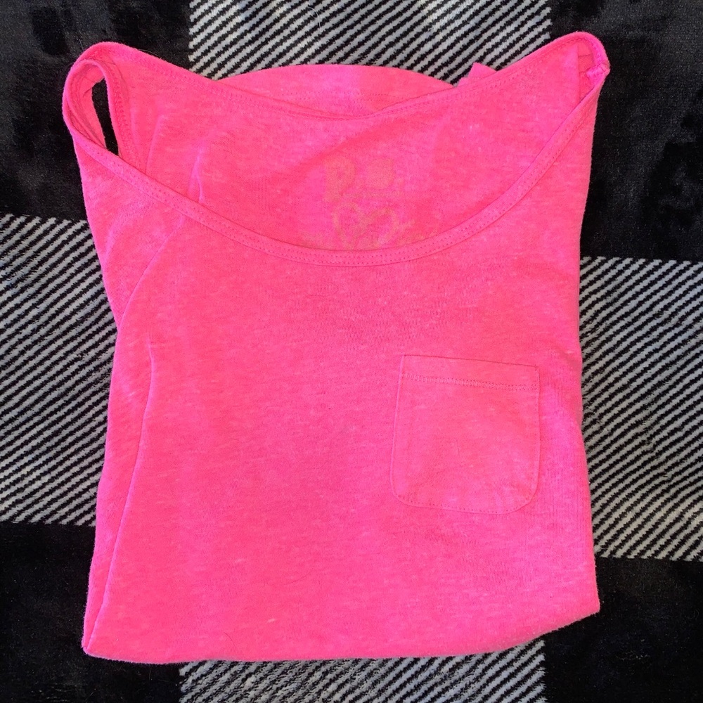 ✨P.S. tanktop✨
•would fit small-medium